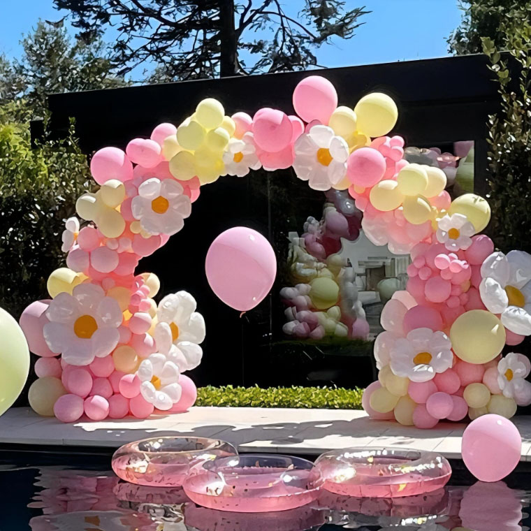 Daisy balloon garland