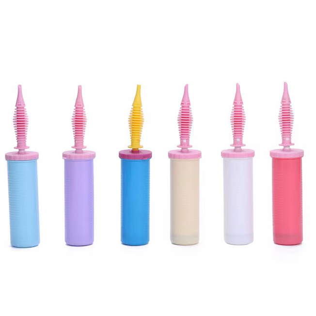 Manual balloon pump