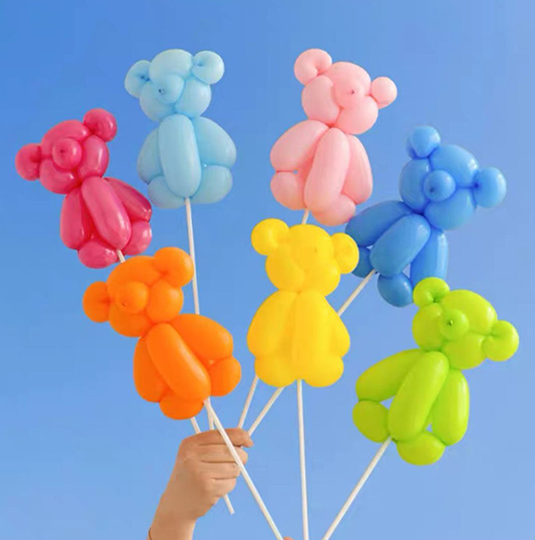 Modeling Latex Balloons